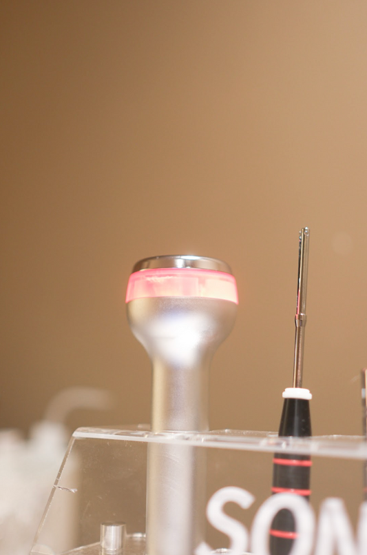 B 眼部舒壓緊緻療程